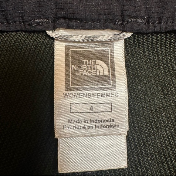 The North Face Women’s Black Shorts Size 4 - Picture 6 of 10